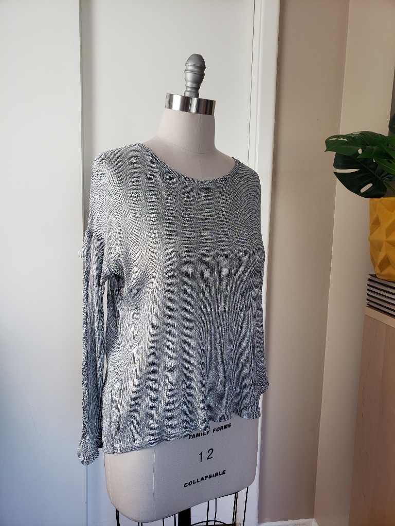 Unraveled Cutout Metallic Top Size M/L